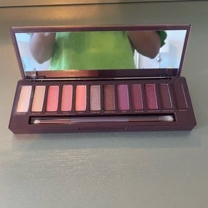 Urban Decay eyeshadow palette